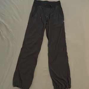 Lululemon | Dance Studio Mid-Rise Pant Regular, Size 4